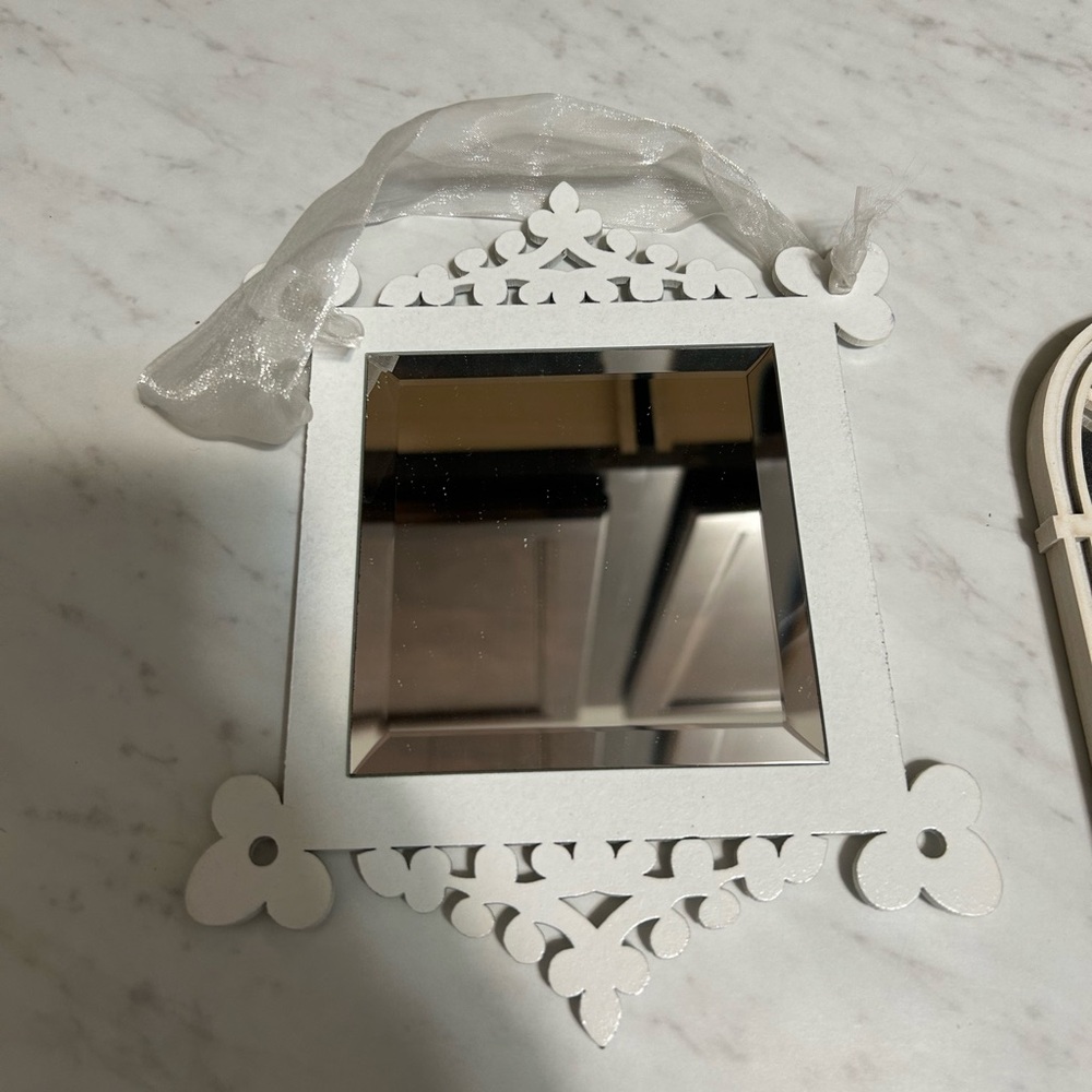 Mini mirrors, 3.